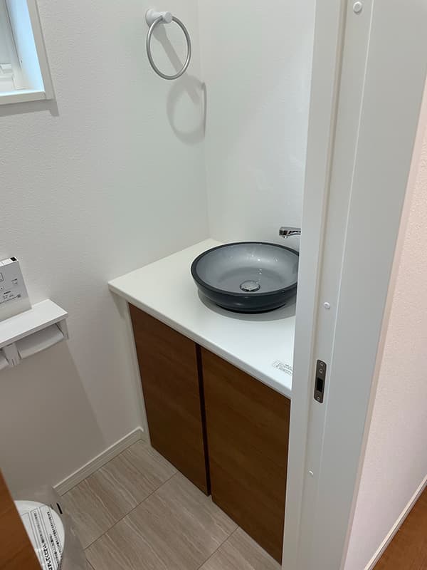 建売住宅:富士市広見のトイレの手洗いの画像